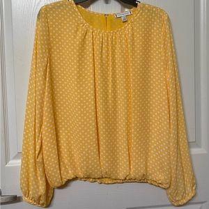 NEW - TOMMY HILFIGER LONG SLEEVE YELLOW/WHITE POKER DOT BLOUSE SIZE MEDIUM